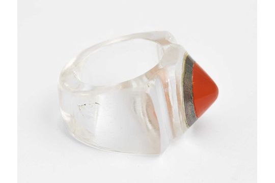 An Art Deco rock crystal, carnelian and white metal ring - Image 3 of 5