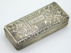 An 1829 George III Birmingham silver snuff box with carved decor by William Simpson, inscribed 'J. P