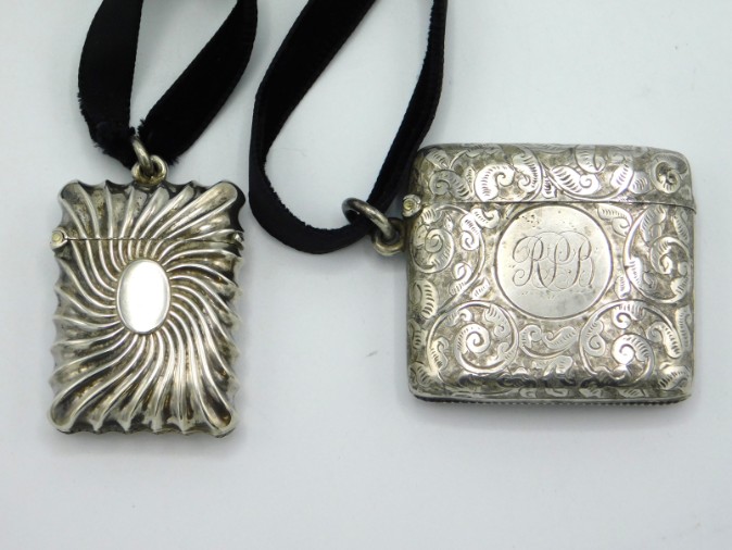 An 1892 Victorian Birmingham silver vesta case by