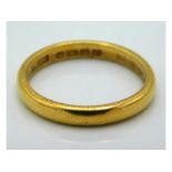 A 22ct gold band, 4.9g, size O/P