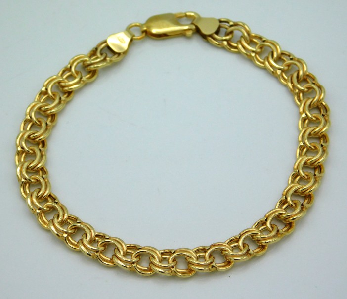 A 9ct gold bracelet, 4.4g, 7.375in long