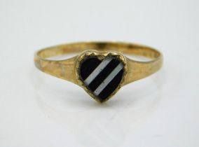 A 9ct gold ring with two tone heart shaped stone,