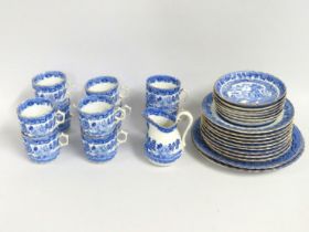 A blue & white willow pattern tea ware set, 29 pie