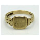 A 9ct gold signet ring, 2.6g, size O/P
