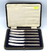 A cased set of 1918 Sheffield silver handled fruit