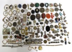 A quantity of mostly antique costume jewellery related items a/f including enamel, coral, jet, agate