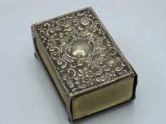 A 1901 Chester silver vesta holder by Jay Richard Attenborough & Co. 75mm x 50mm x 35mm, with conten