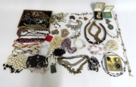 A quantity of costume jewellery including a small