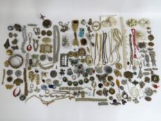 A quantity of costume jewellery items including br