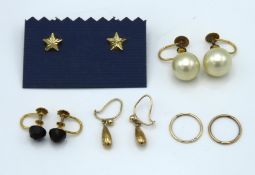 Five 9ct & yellow metal earring sets, 9ct marked w