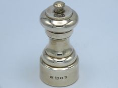 A 1980 London silver pepper mill by David Shaw Sil