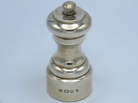 A 1980 London silver pepper mill by David Shaw Sil