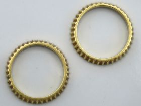 Two 18ct gold bands, 8.6g, size N/O