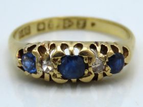 An antique 18ct Chester gold ring set with sapphir