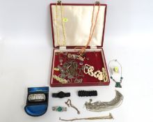 A quantity of mixed costume jewellery items includ