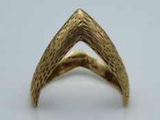 A 9ct gold wishbone ring, 2.8g, size M/N