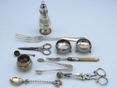 A selection of mostly silver items including a pai
