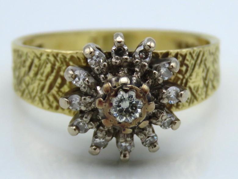 An 18ct gold ring set with diamond, 5g, size M/N