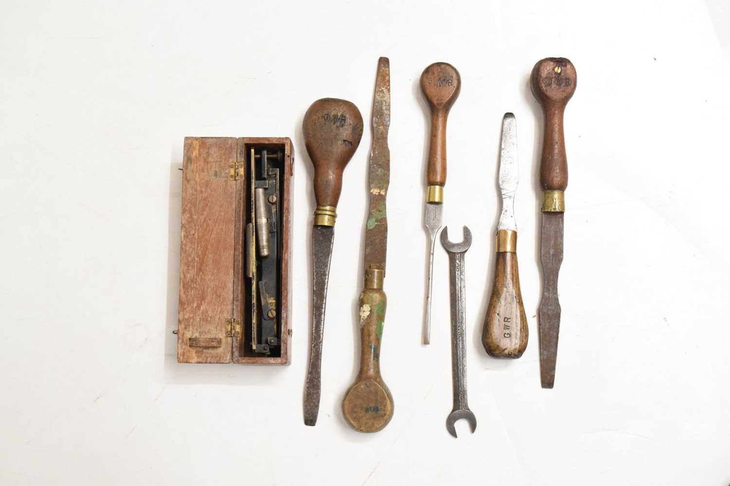 Railway Interest - Quantity of GWR wooden handled screwdrivers - Image 2 of 11