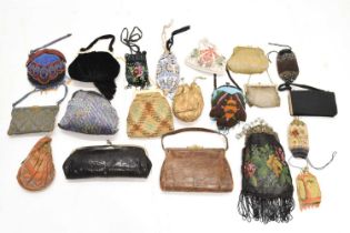 Quantity of early mid 20th century beadwork and other evening bags