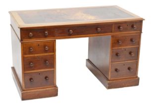 Late Victorian/Edwardian mahogany twin pedestal desk