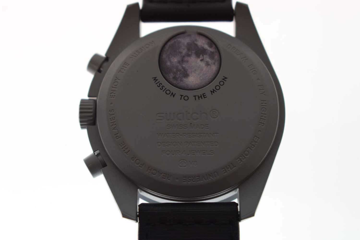 Swatch Omega Speedmaster - Gentleman's 'Mission to the Moon' wristwatch - Image 6 of 9