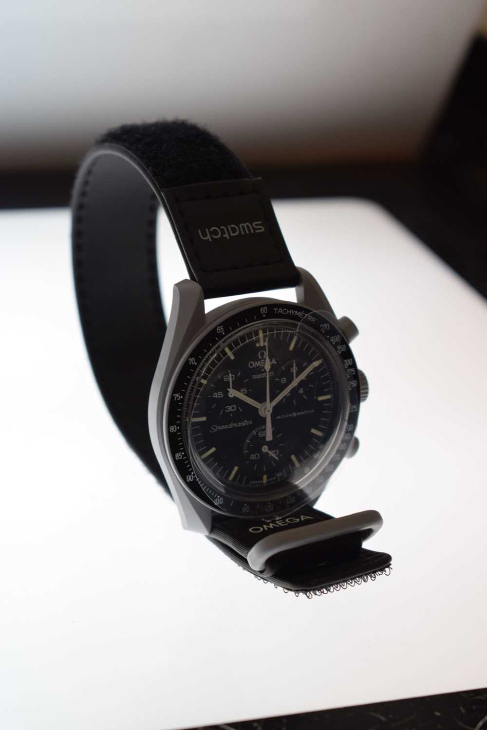 Swatch Omega Speedmaster - Gentleman's 'Mission to the Moon' wristwatch - Image 2 of 9