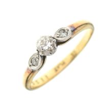 Single stone diamond ring