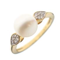 9ct gold, diamond and pearl ring