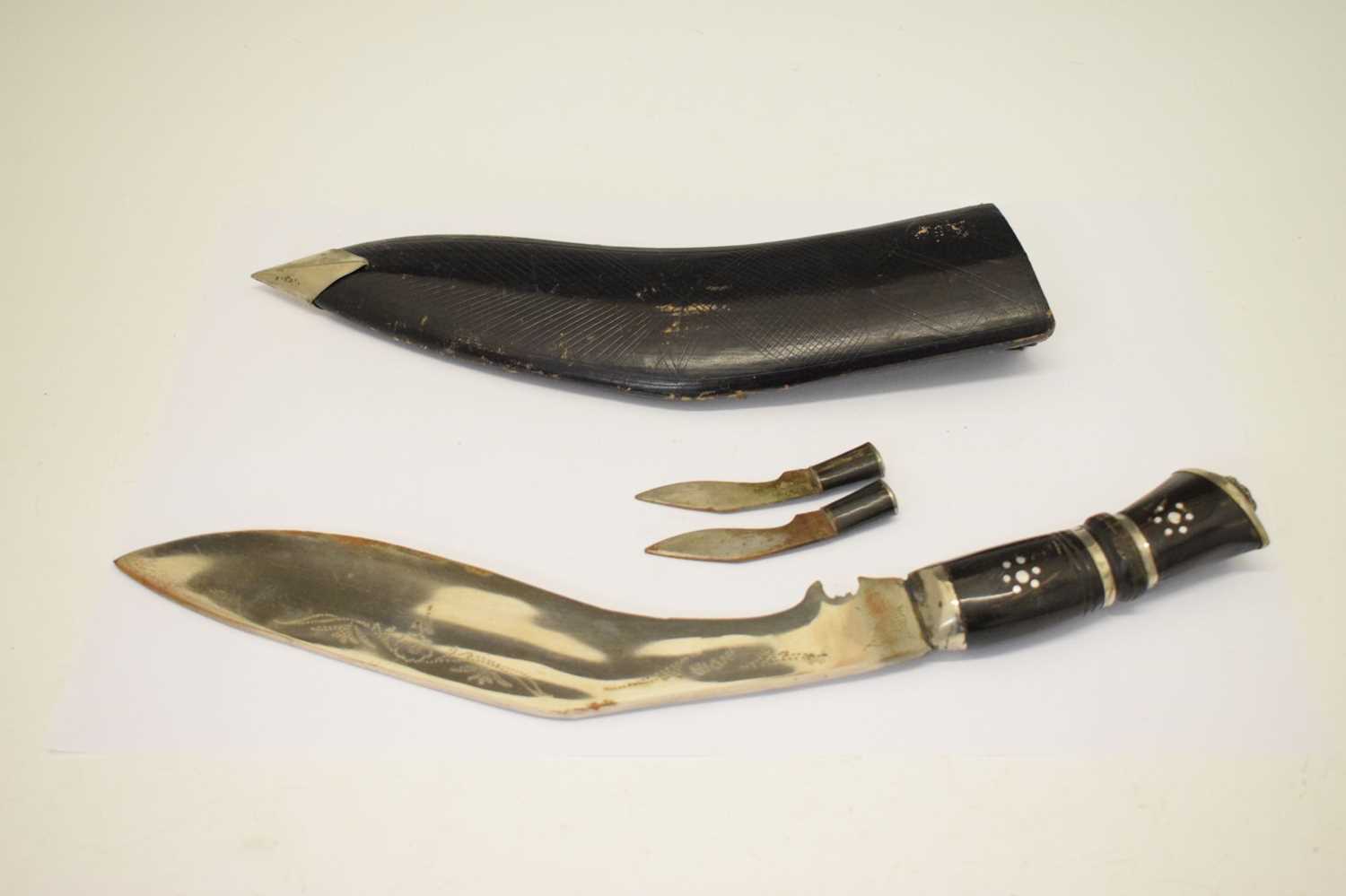 Indian Kukri knife and a modern dagger - Image 6 of 8