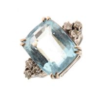 Aquamarine and diamond 18ct white gold ring
