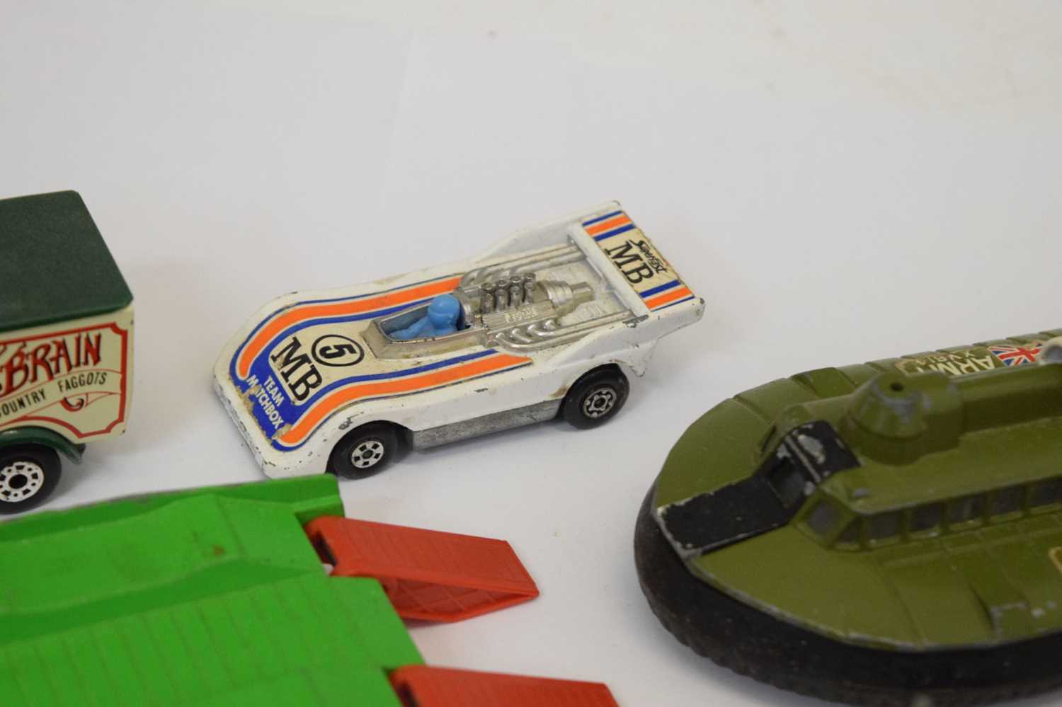 Collection of loose diecast model vehicles - Image 8 of 11