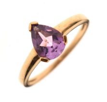 9ct gold and amethyst ring