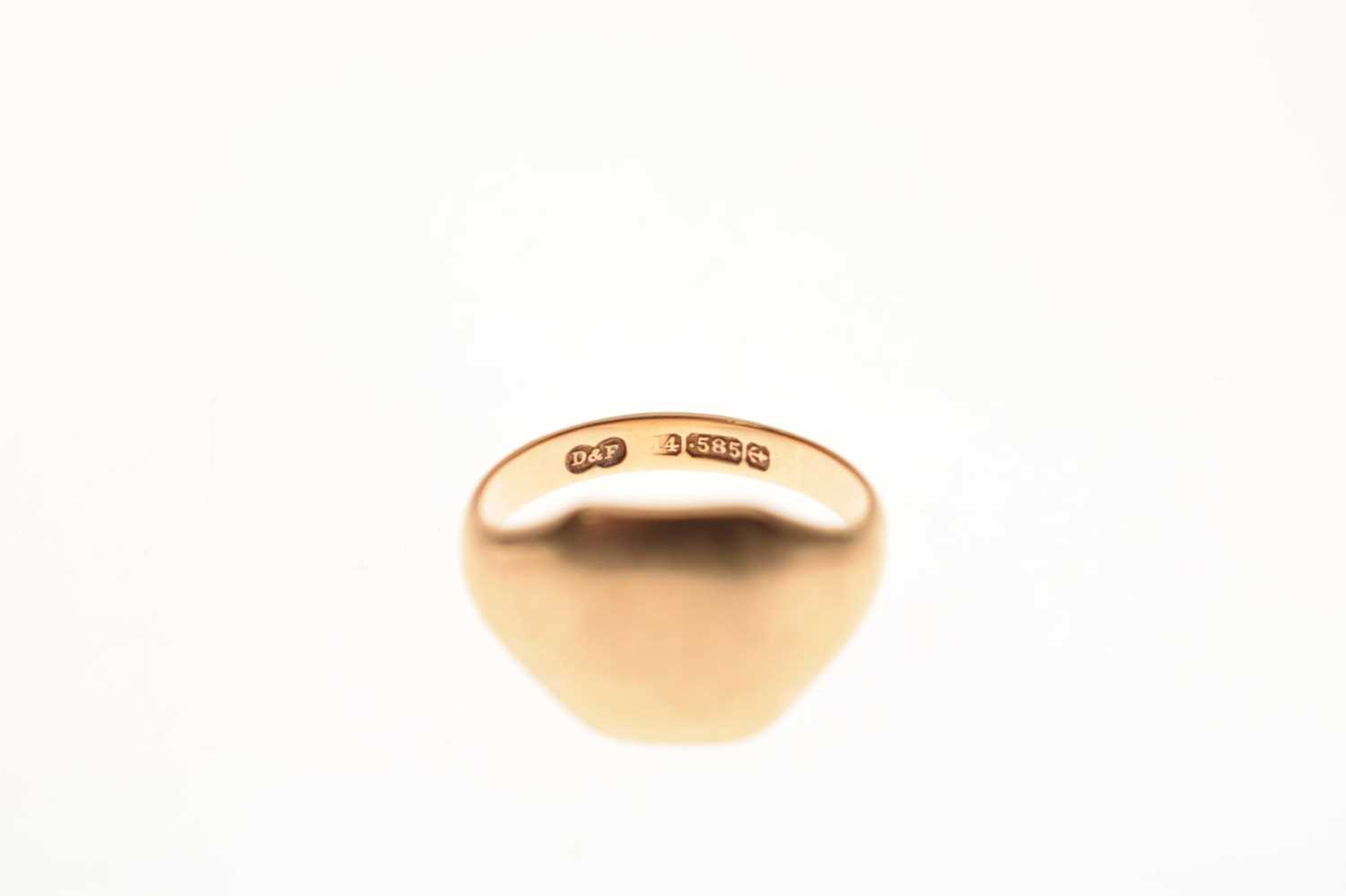 14ct gold signet ring - Image 5 of 6