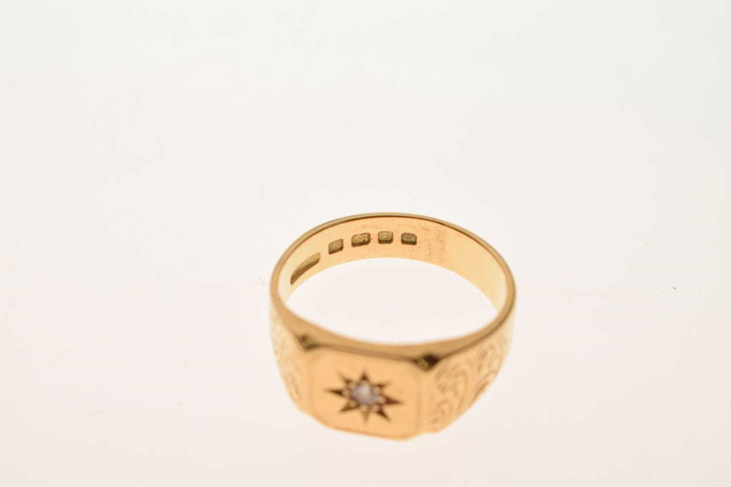 18ct gold gypsy set diamond signet ring - Image 6 of 7