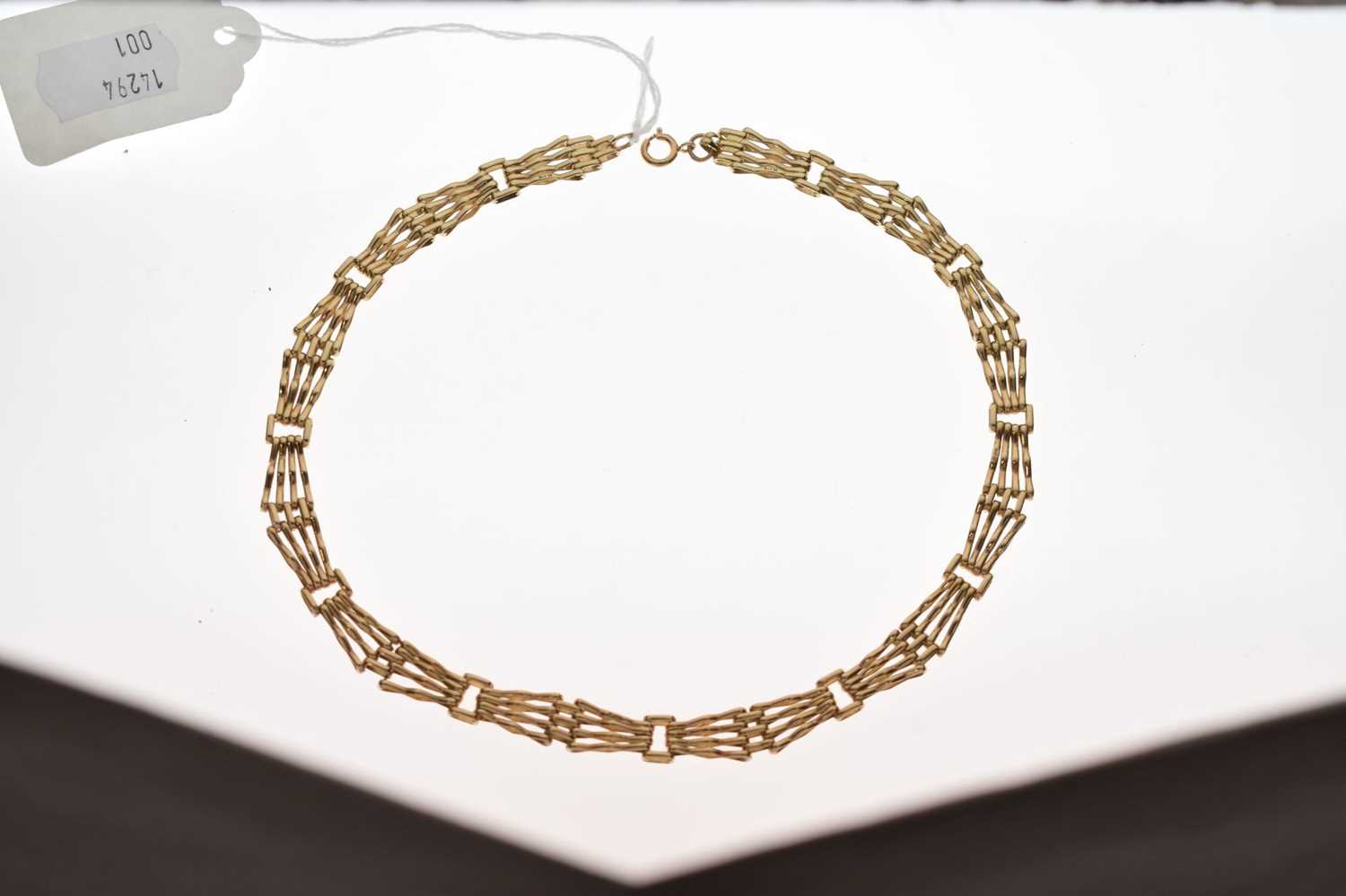 9ct gold gate link collarette necklace - Image 8 of 8