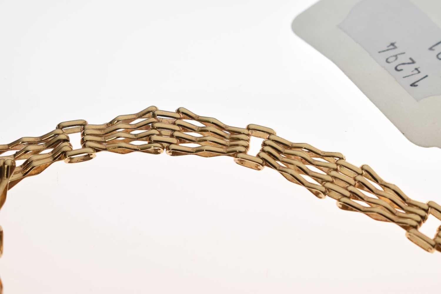 9ct gold gate link collarette necklace - Image 5 of 8