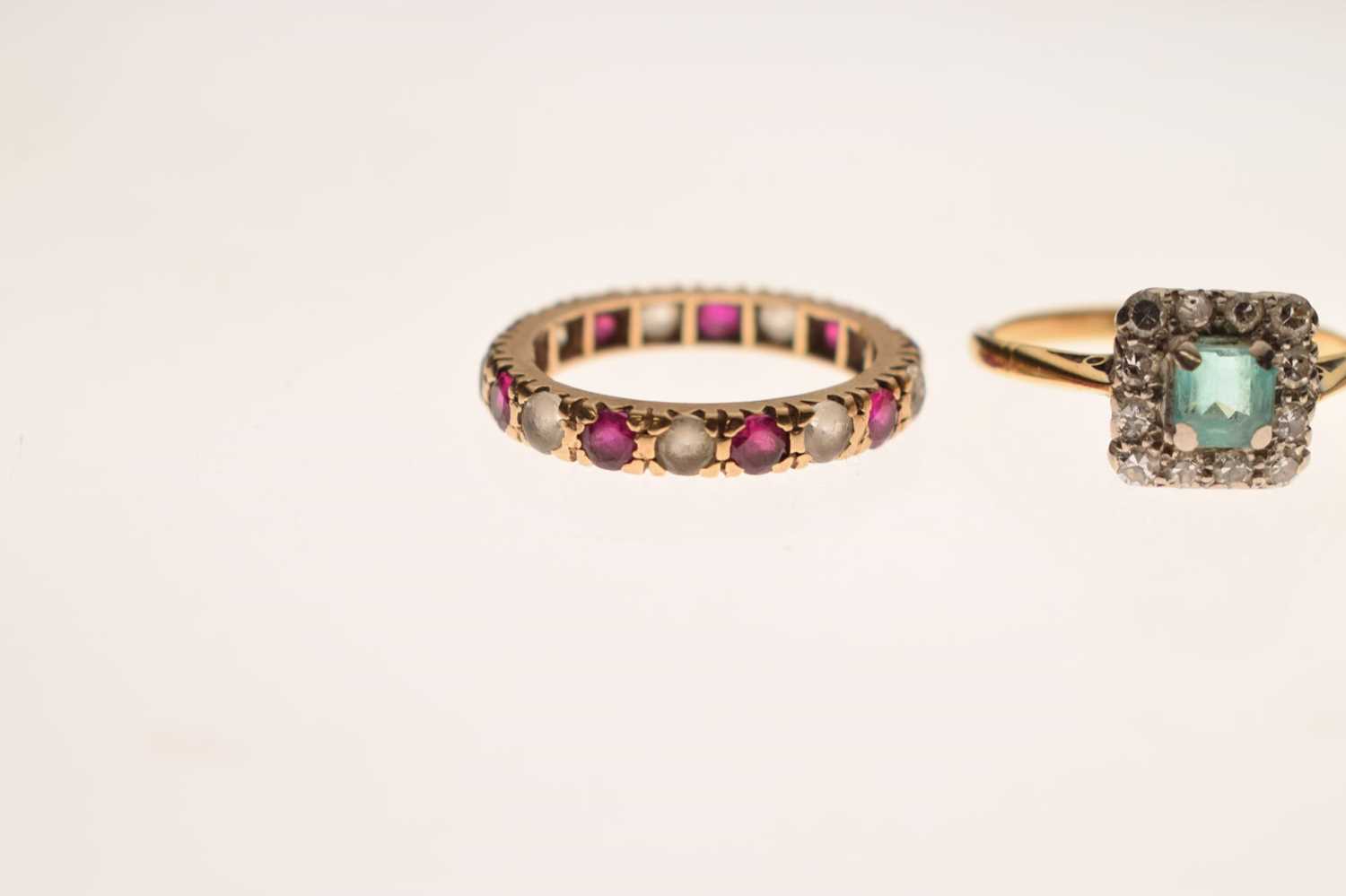 Three gem-set dress rings - Image 3 of 8