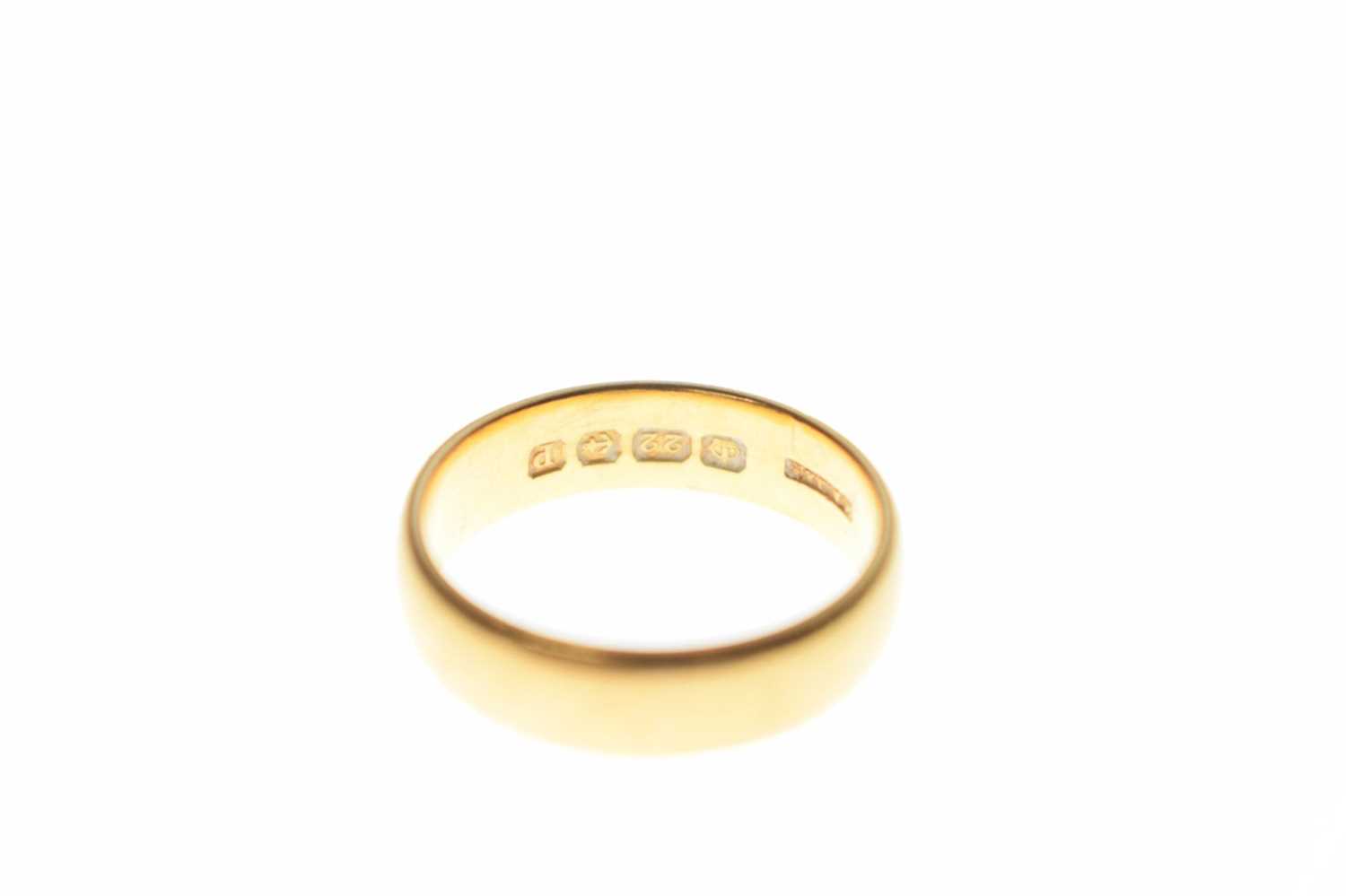 22ct gold wedding band - Image 2 of 4