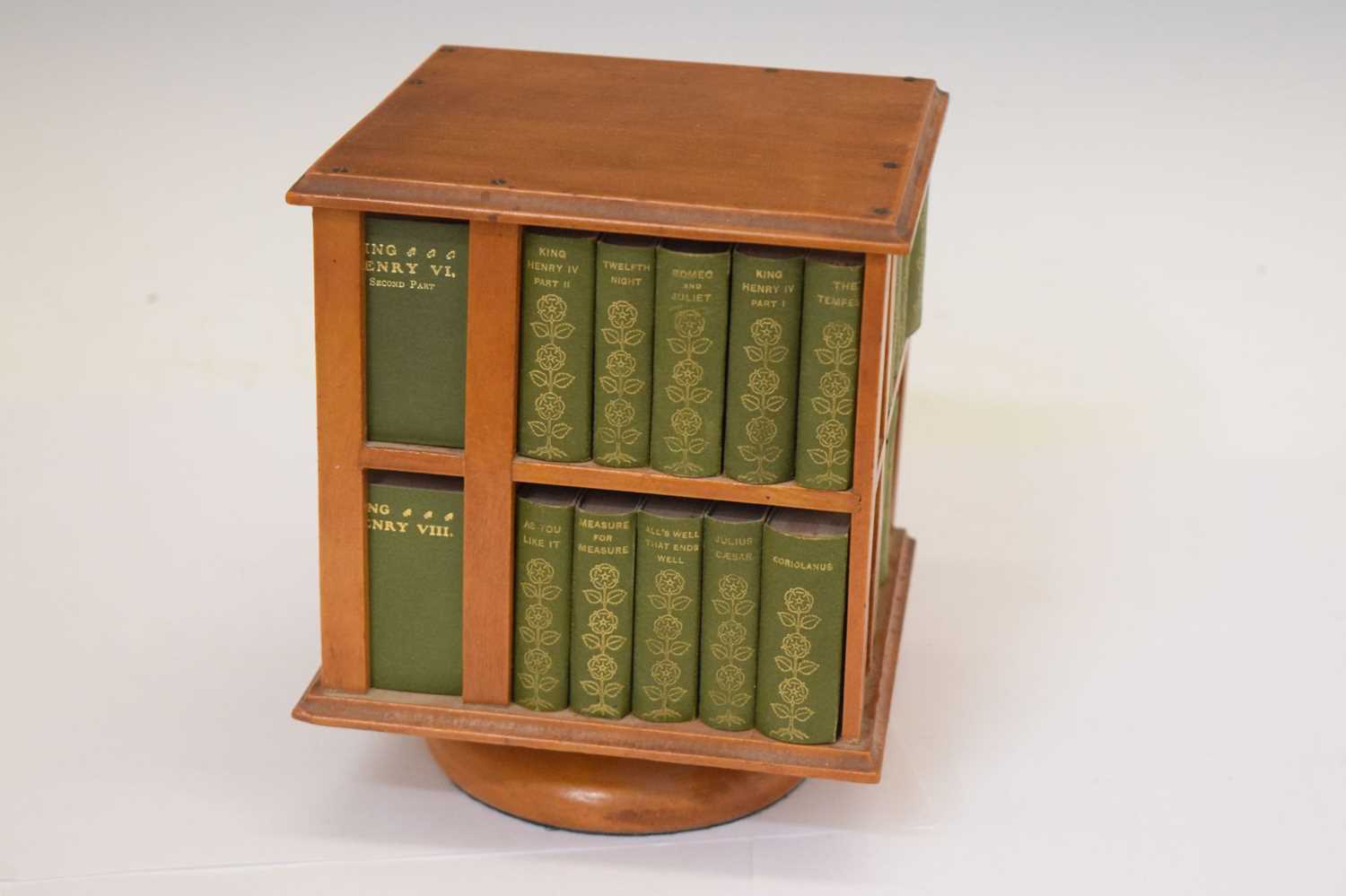 Miniature Shakespeare set in miniature carousel bookcase 1904 - Image 3 of 8