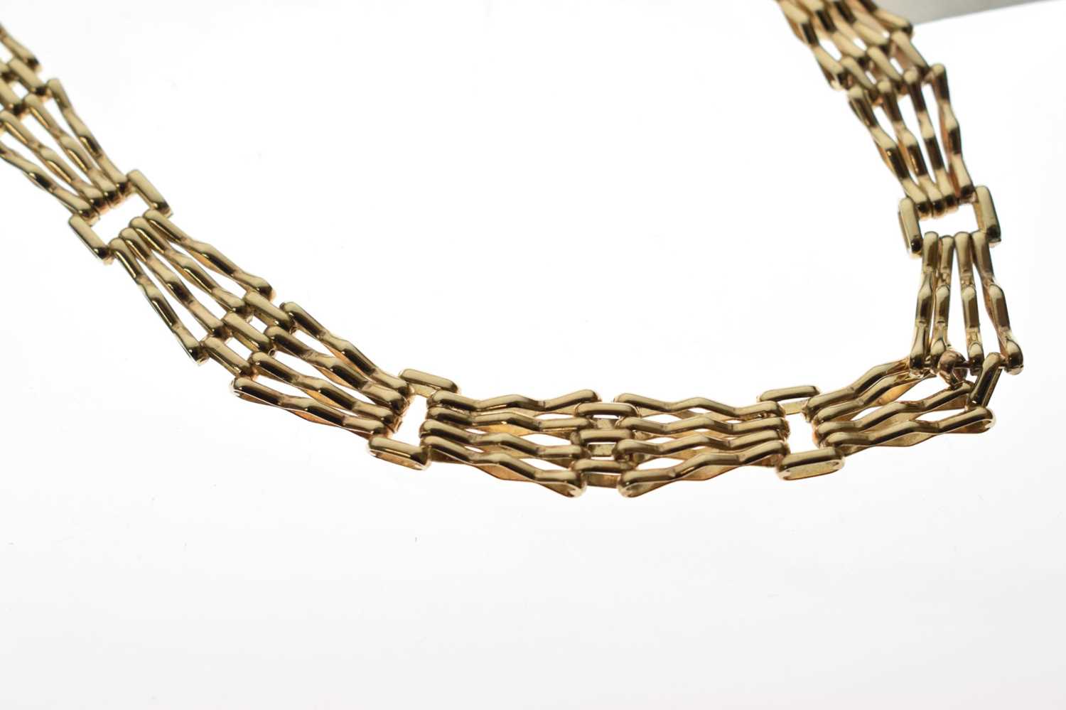 9ct gold gate link collarette necklace - Image 7 of 8