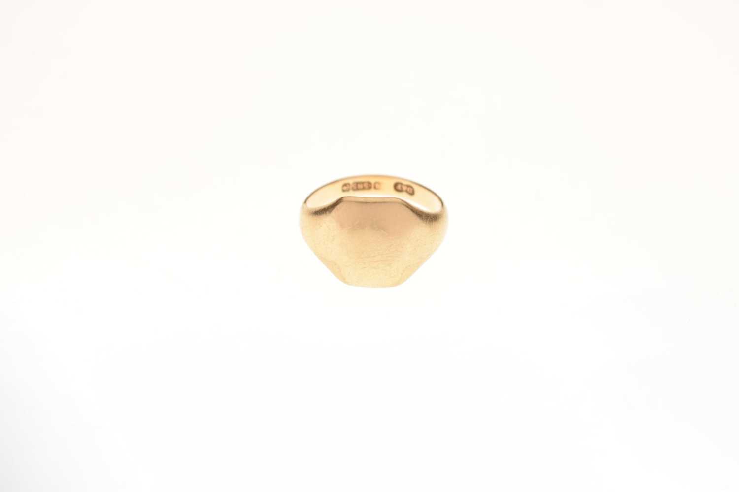 14ct gold signet ring - Image 6 of 6