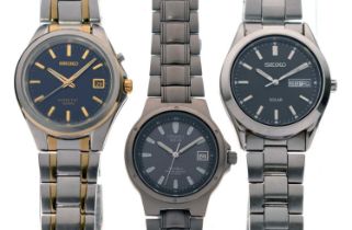Seiko - Three gentleman's stainless steel bracelet watches