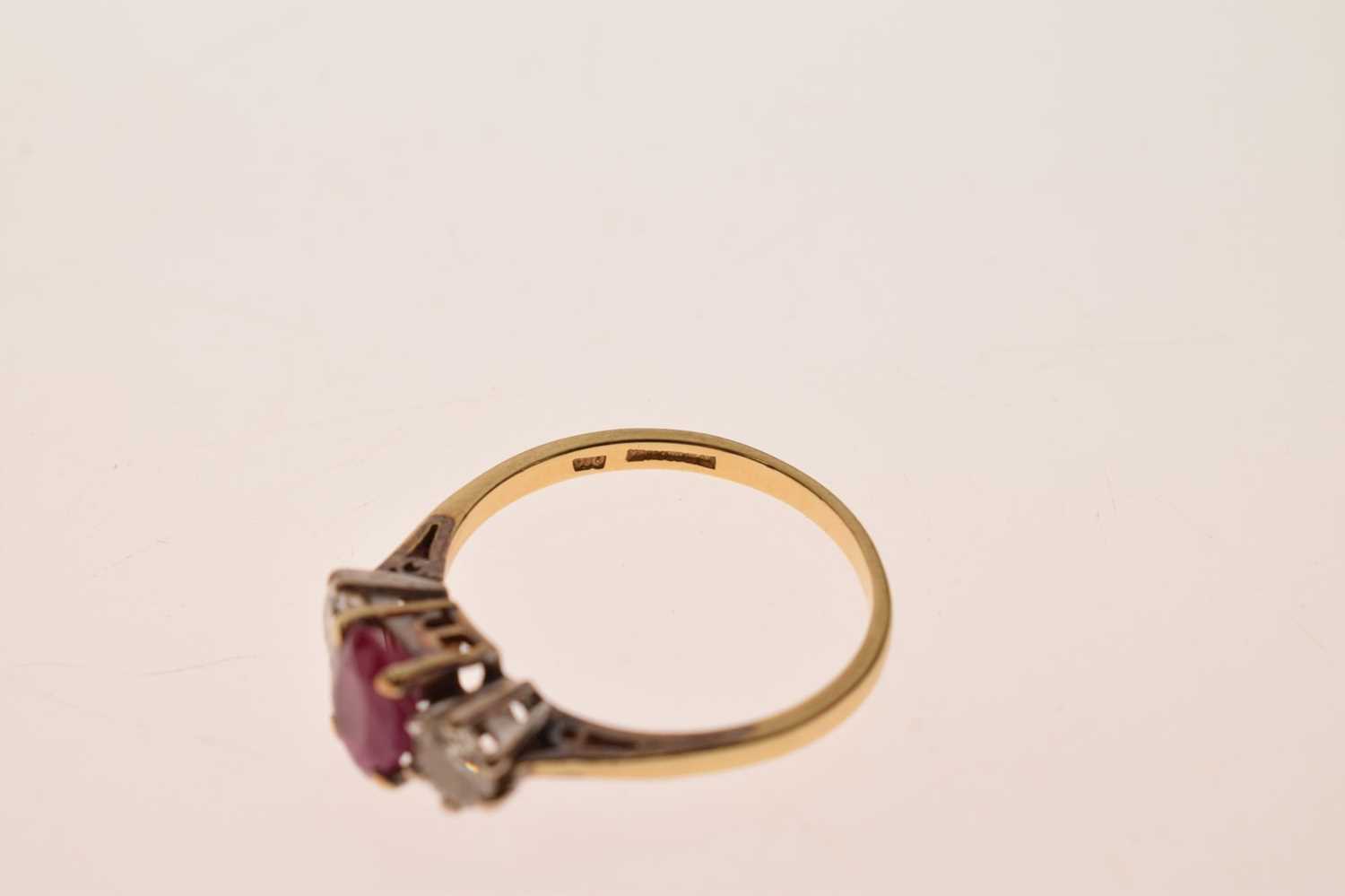 18ct gold, ruby and diamond three-stone ring - Image 5 of 7