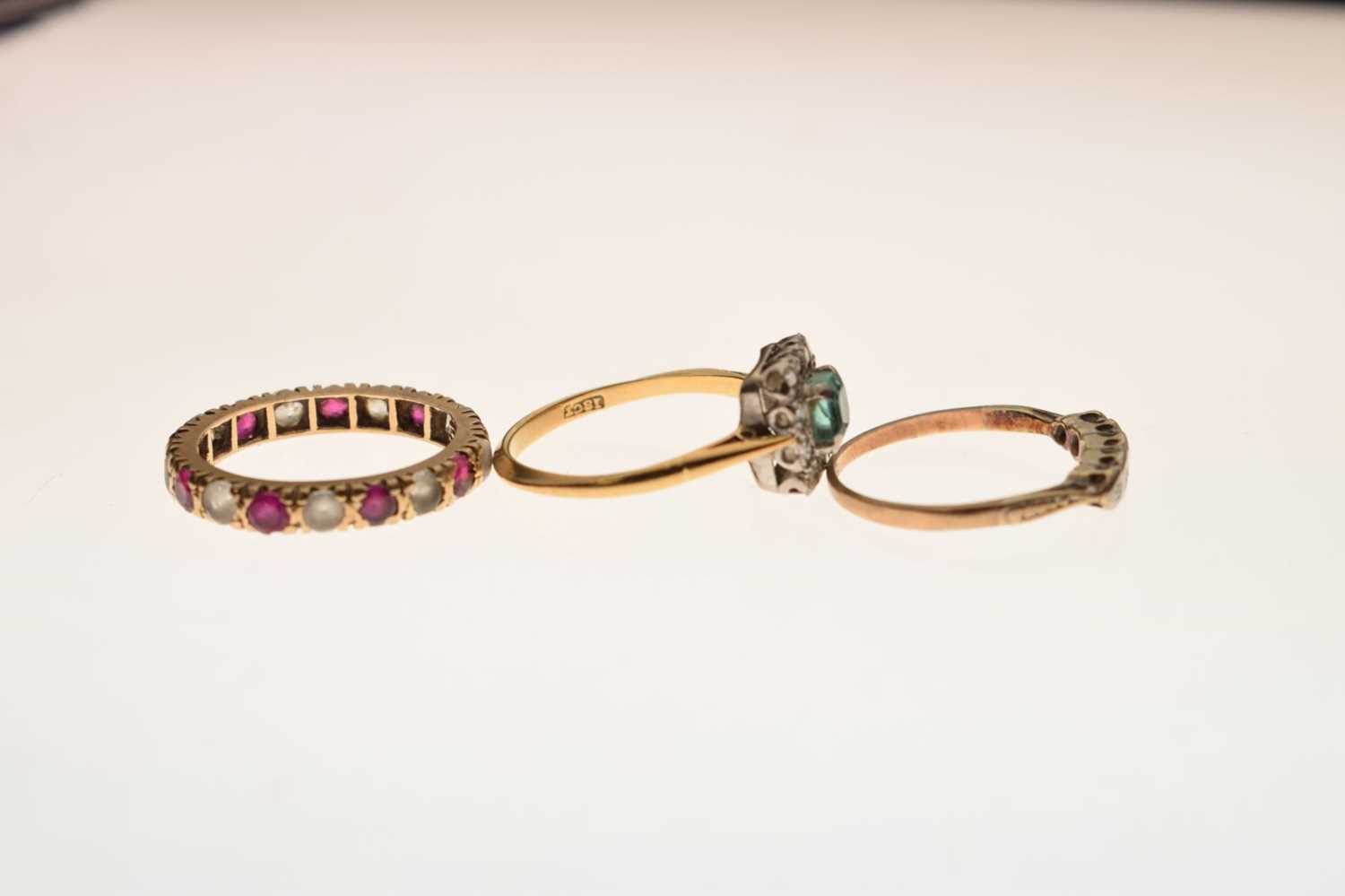 Three gem-set dress rings - Image 7 of 8