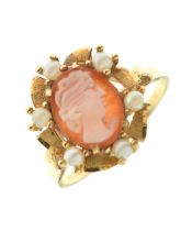 Yellow metal cameo and pearl ring