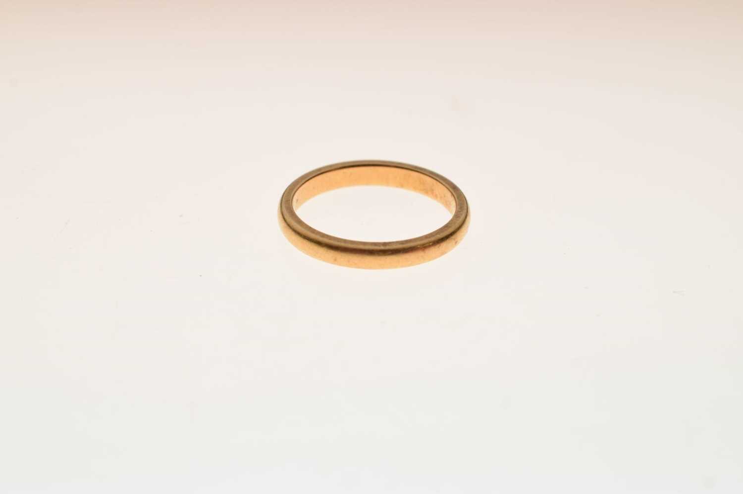 22ct gold 'D' section wedding band - Image 3 of 4