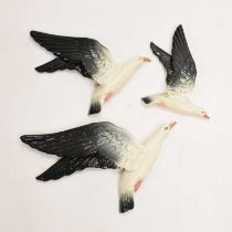 Graduated set of three ceramic wall hanging seagulls
