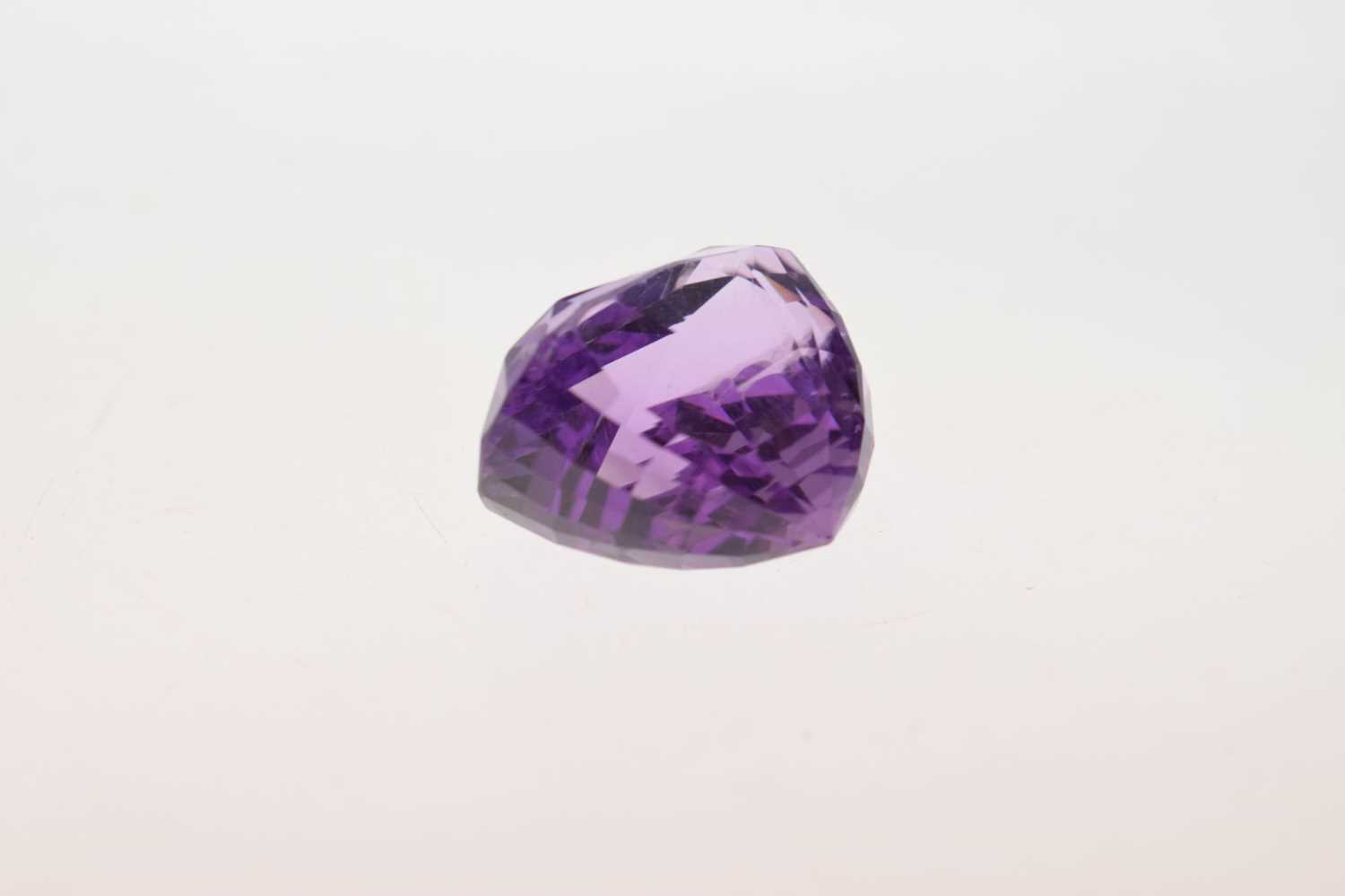 Native cut amethyst - Image 3 of 7