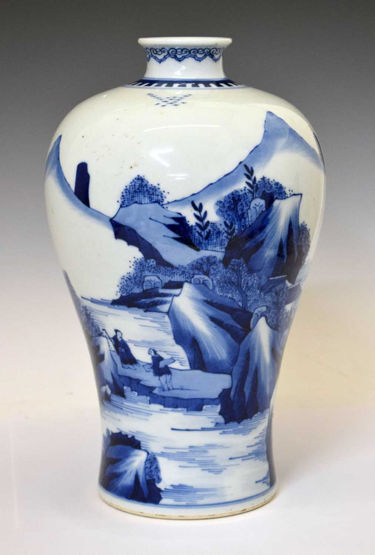 Chinese blue and white porcelain Meiping vase